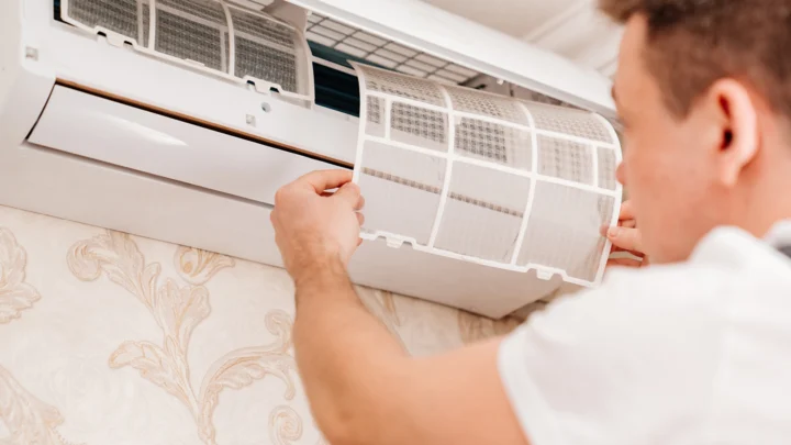 Vodič za vzdrževanje klimatske naprave v vročih poletnih mesecih